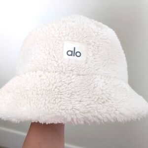 Alo Teddy bucket hat